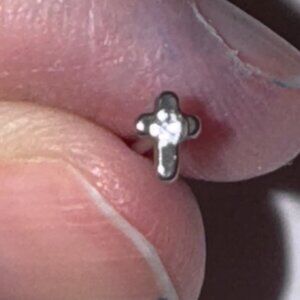 20 Gauge Clear Straight Cross Nose Ring
